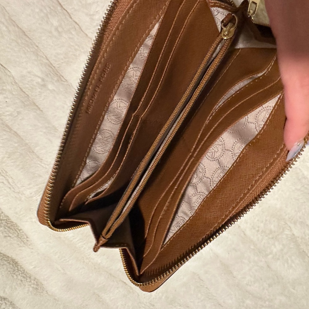 MICHAEL KORS tan/brown leather zipper wallet
